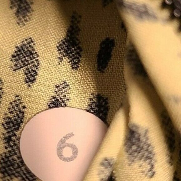 Lululemon Womens Size 6 Run Speed Up Shorts Animal Print Green/Black - Picture 6 of 6